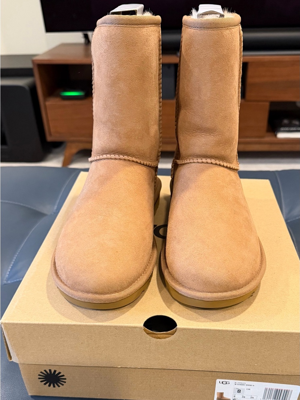 UGG Women's Classic Short Boot - Chestnut/Tan Suede - BRAND NEW IN BOX